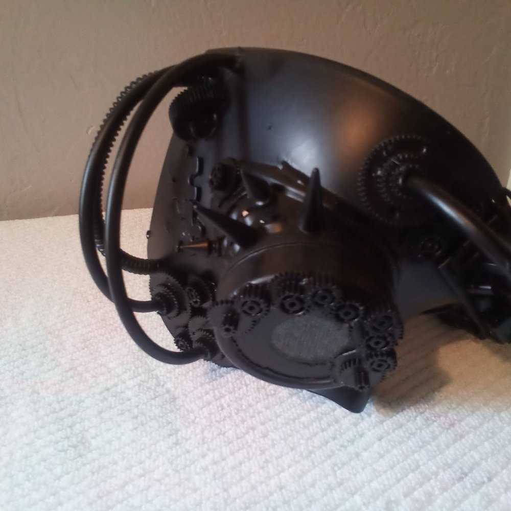 Mask - Picture 4 of 8